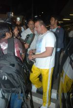 Sanjay Dutt snapped at airport as they enter Big Boss on 29th Dec 2011 (6).JPG